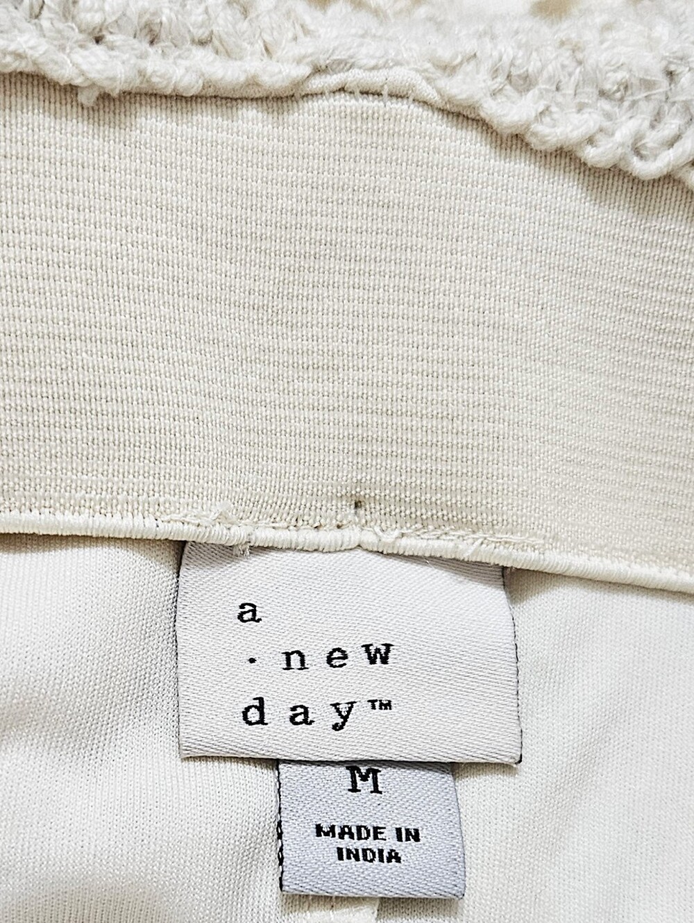 A New Day Boho Cream Crochet Overlay Mini Skirt Stretchy Waistband Medium - Picture 4 of 5
